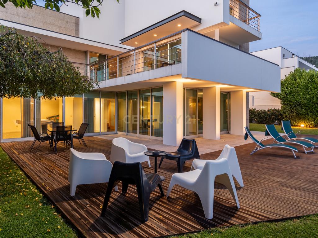 Moradia T4 com piscina - Bom Jesus - Image 8