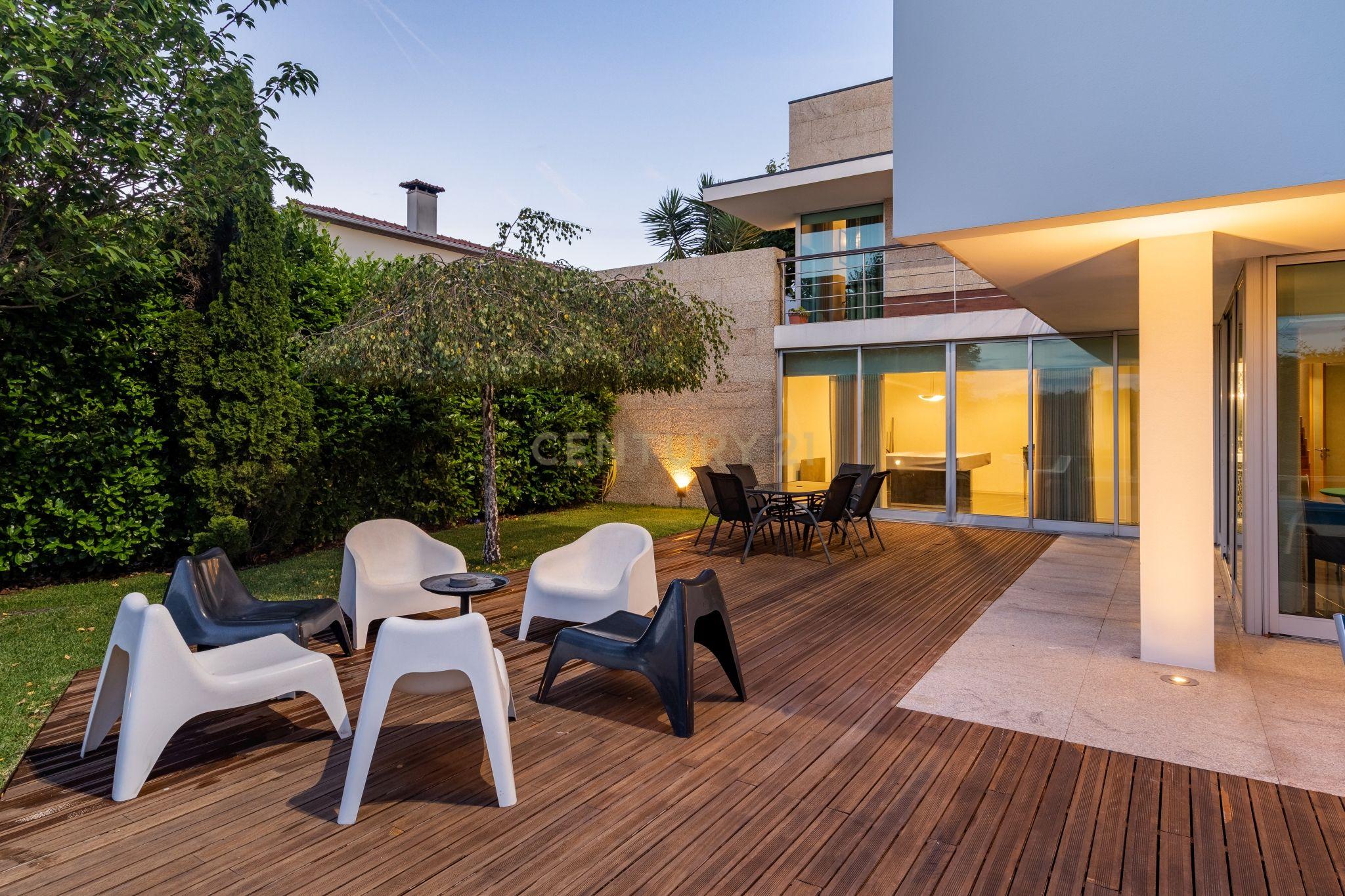 Moradia T4 com piscina - Bom Jesus - Image 9