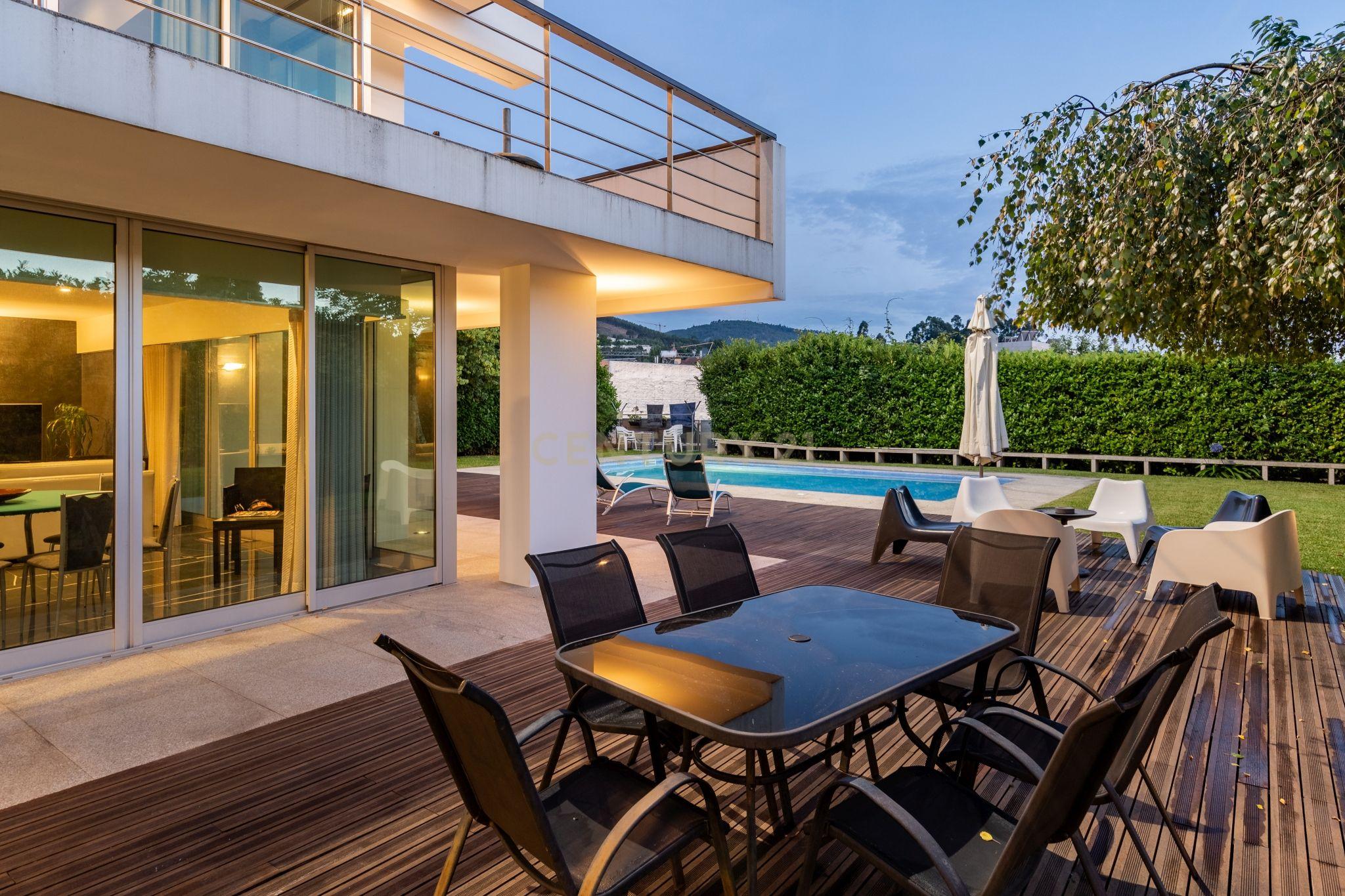 Moradia T4 com piscina - Bom Jesus - Image 7