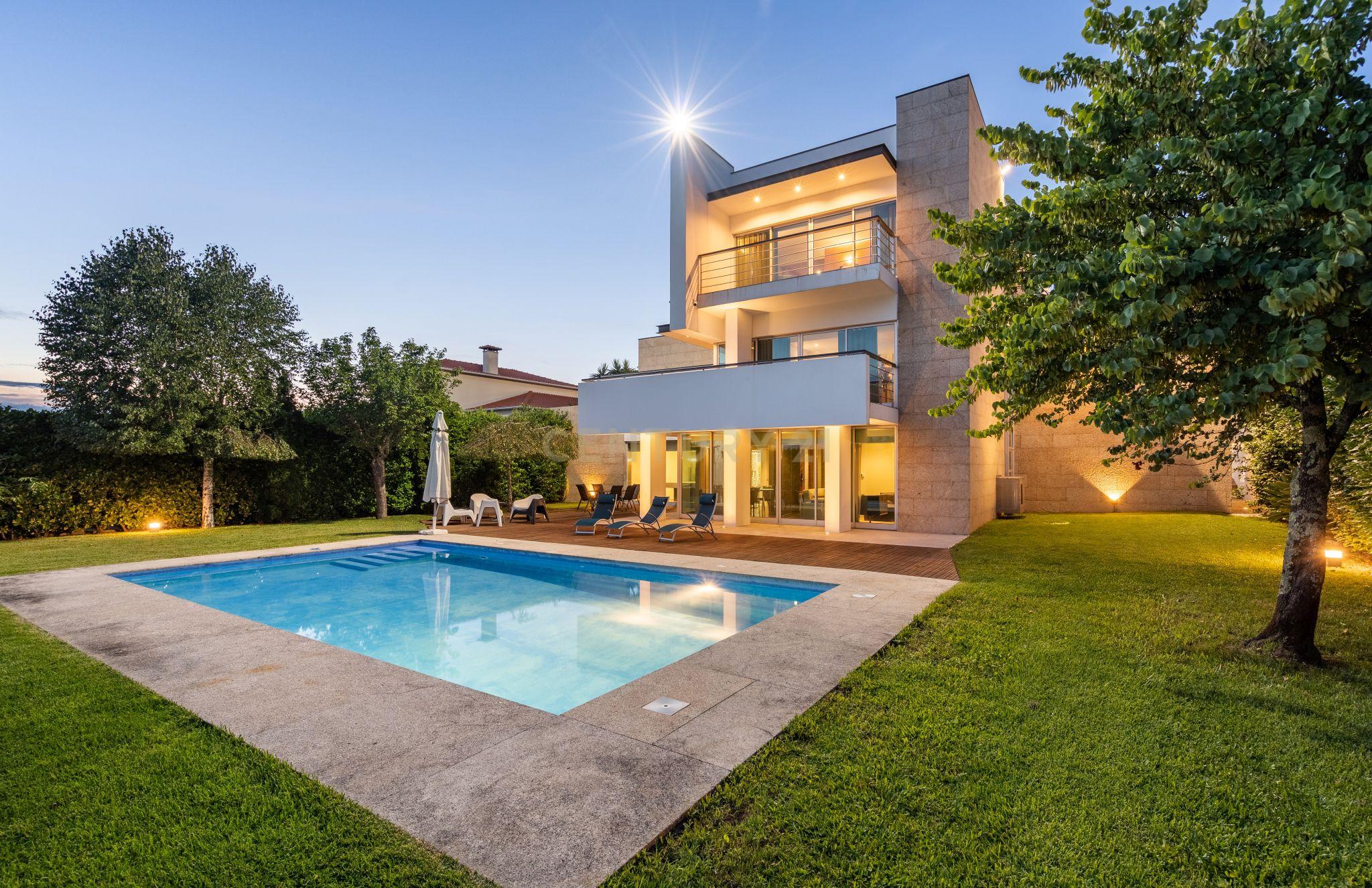 Moradia T4 com piscina - Bom Jesus - Image 4