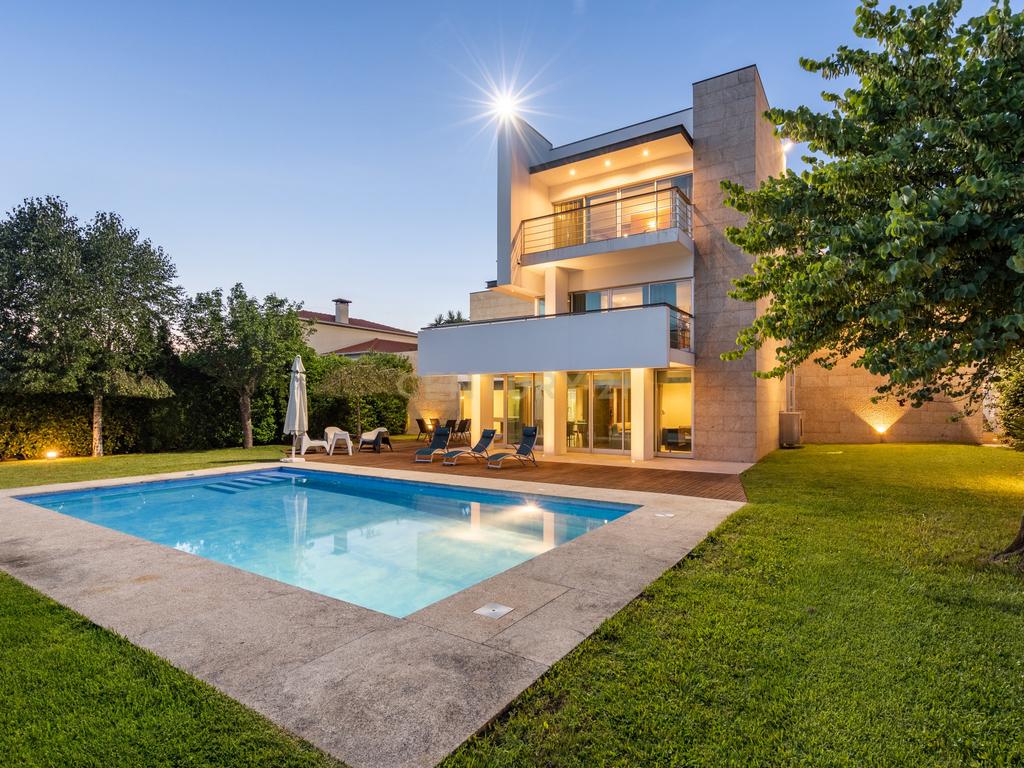 Moradia T4 com piscina - Bom Jesus - Image 4