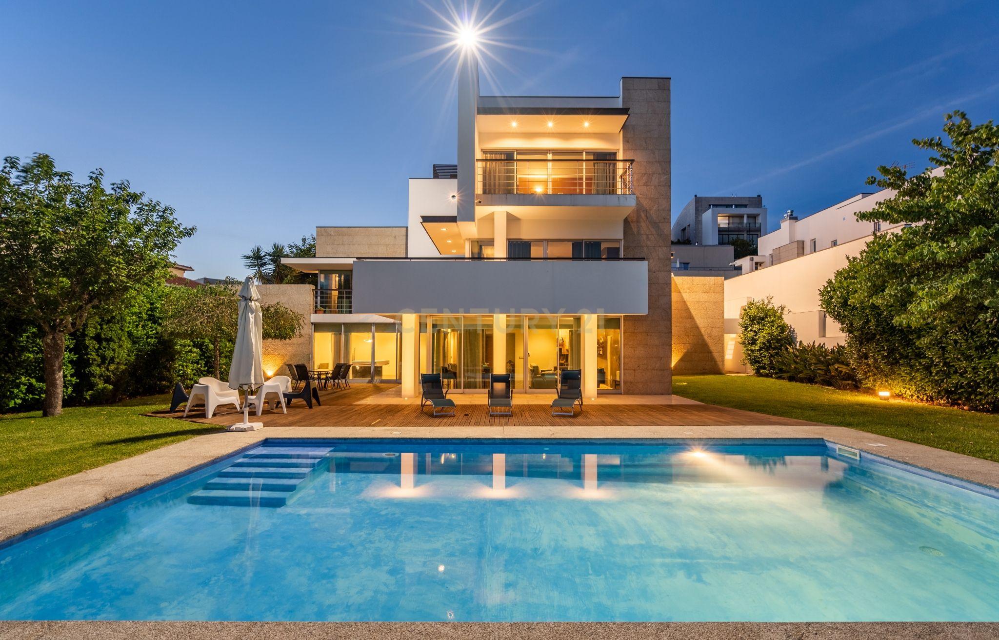 Moradia T4 com piscina - Bom Jesus - Image 2