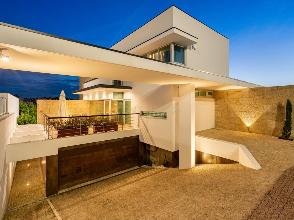 Moradia T4 com piscina - Bom Jesus - Image 12