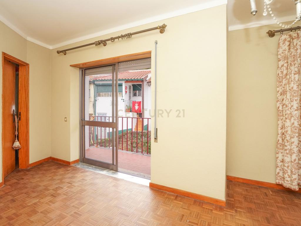 Moradia T4 - C/ terreno - Image 17