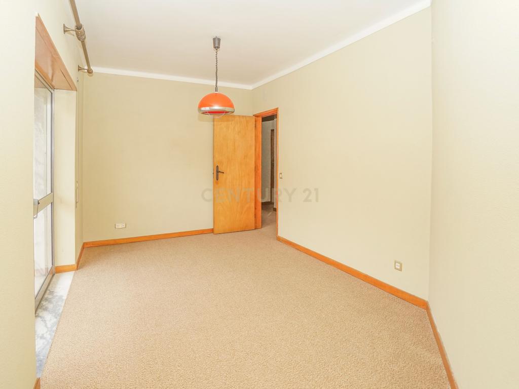 Moradia T4 - C/ terreno - Image 35