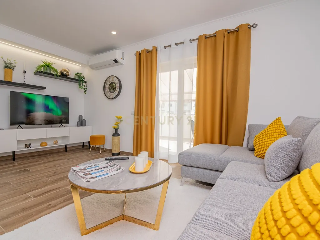 NÃO PERCA ESTA GRANDE OPORTUNIDADE! APARTAMENTO ESTILO VILA T2 ESPAÇOSO E COMPLETAMENTE NOVO COM JARDIM, LUGAR DE ESTACIONAMENTO PRIVADO, ARRECADAÇÃO E TERRAÇO PRIVATIVO AMPLO COM CHURRASQUEIRA MUITO BEM LOCALIZADO PRÓXIMO DE TODAS AS COMODIDADES E SERVIÇ - Image 11