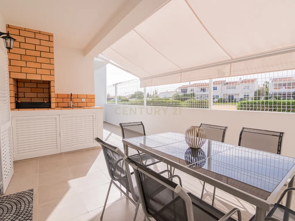 NÃO PERCA ESTA GRANDE OPORTUNIDADE! APARTAMENTO ESTILO VILA T2 ESPAÇOSO E COMPLETAMENTE NOVO COM JARDIM, LUGAR DE ESTACIONAMENTO PRIVADO, ARRECADAÇÃO E TERRAÇO PRIVATIVO AMPLO COM CHURRASQUEIRA MUITO BEM LOCALIZADO PRÓXIMO DE TODAS AS COMODIDADES E SERVIÇ - Image 17