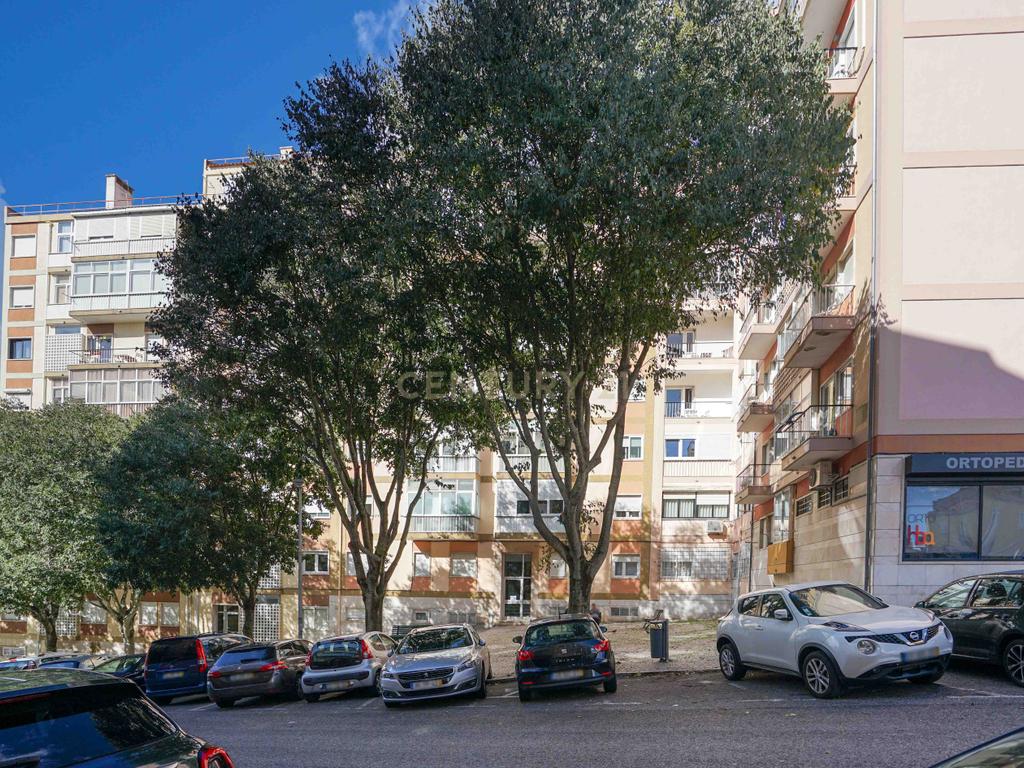 Apartamento T2 em Campolide - Image 19