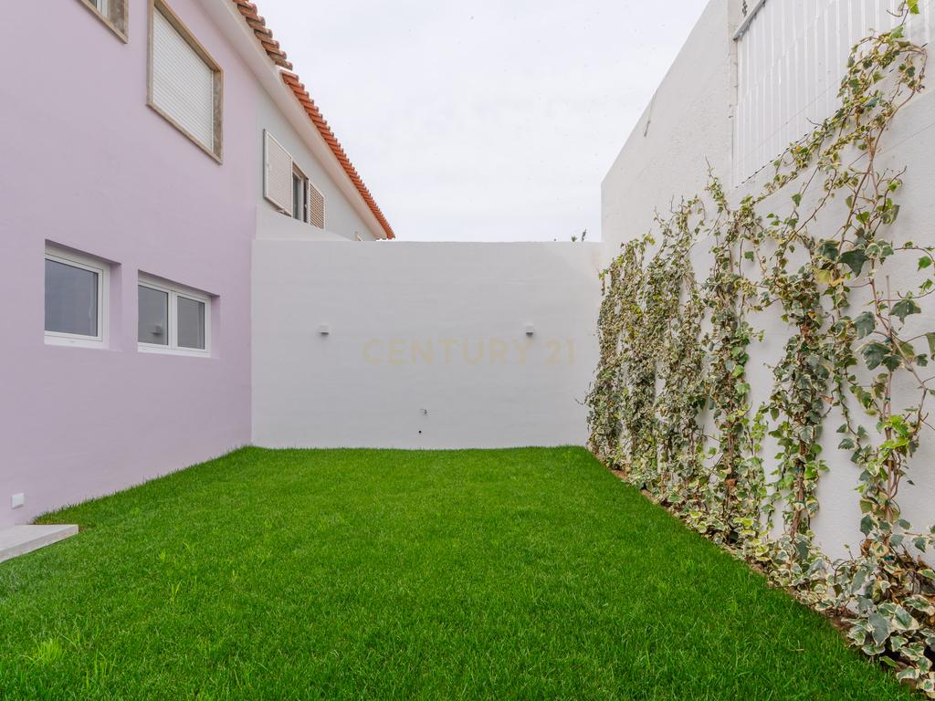 Moradia T3 em Madorna, São Domingos de Rana - Image 36