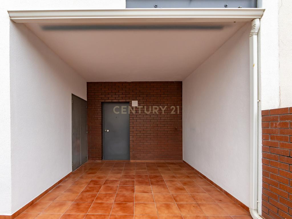 Moradia T4 na Alta de Lisboa - Image 2