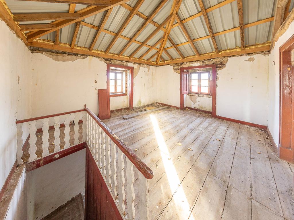 Um Projeto Completo: Adquira Duas Propriedades com Potencial Incrível em Alenquer - Image 23