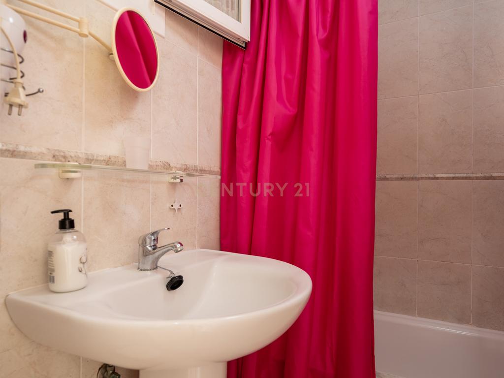  - Image 21