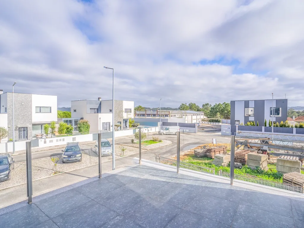 Moradia T4 nova, á estreia em Campo, Caldas da Rainha - Image 26