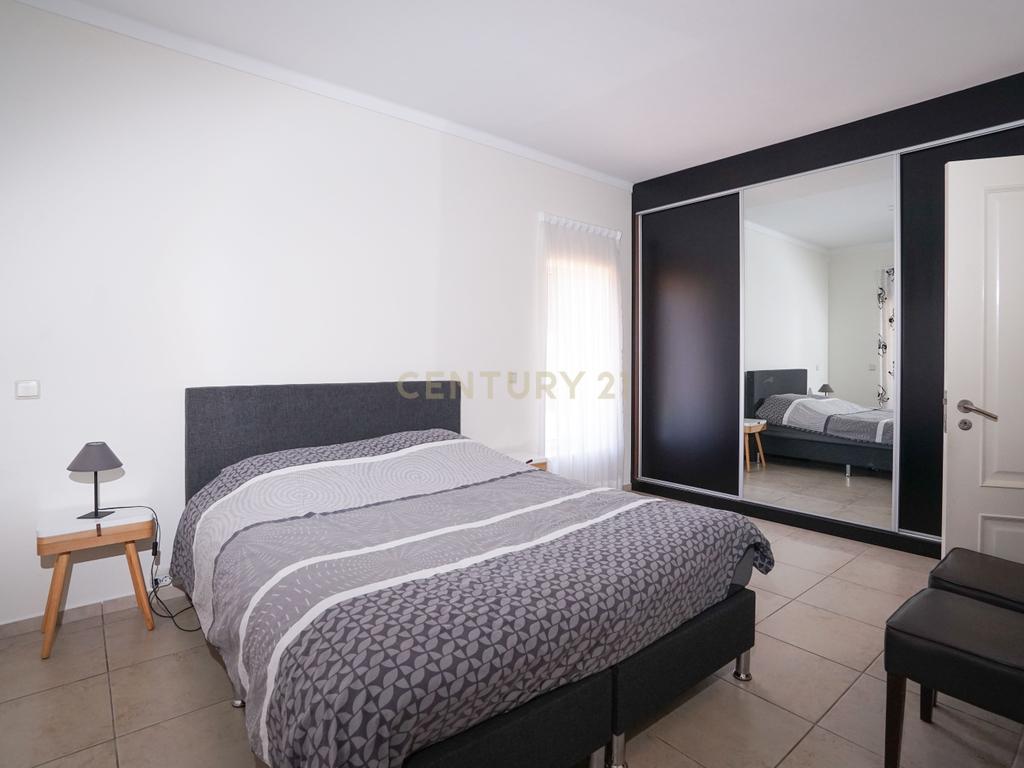 Moradia T3 + T2 térrea com anexo ,piscina,garagem e jardim com vistas panorâmicas numa localização única a 5 min. de V.N de Poiares - Image 20