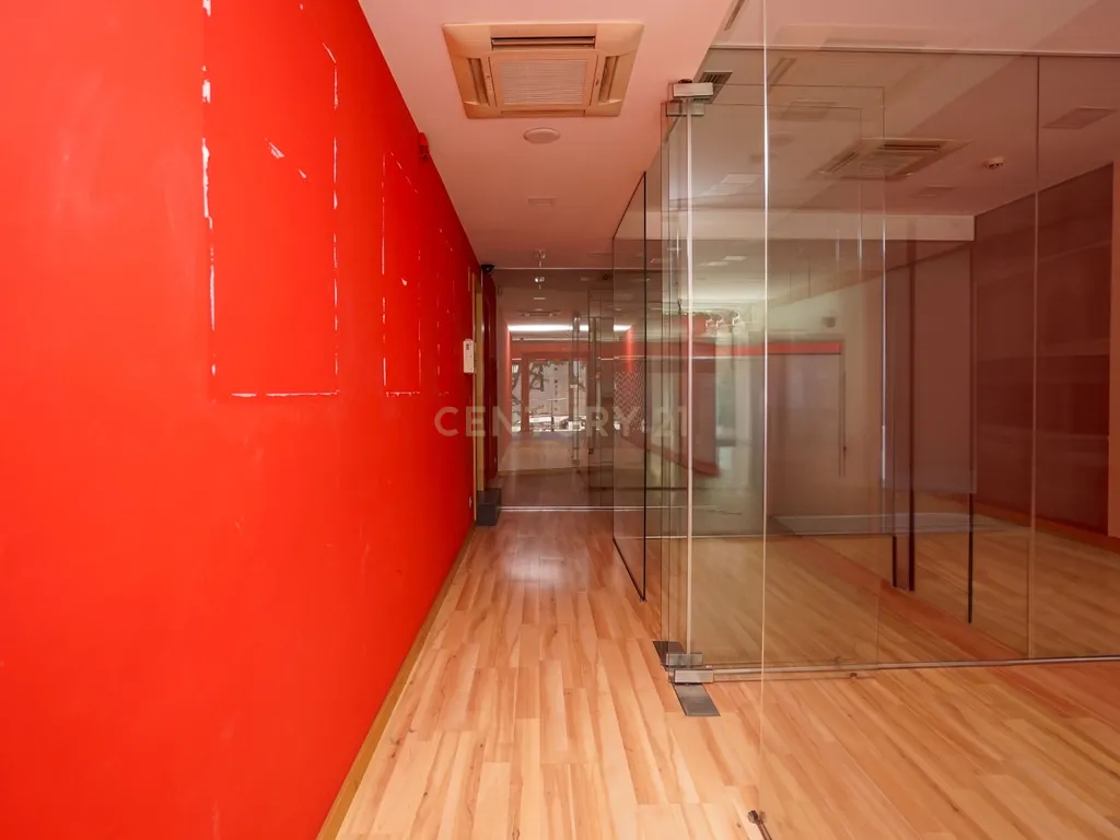 Loja para arrendamento no centro da Lousã - Image 13