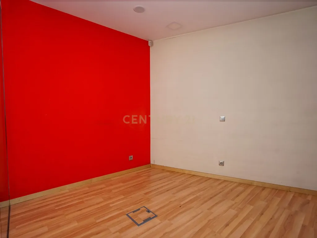 Loja para arrendamento no centro da Lousã - Image 17