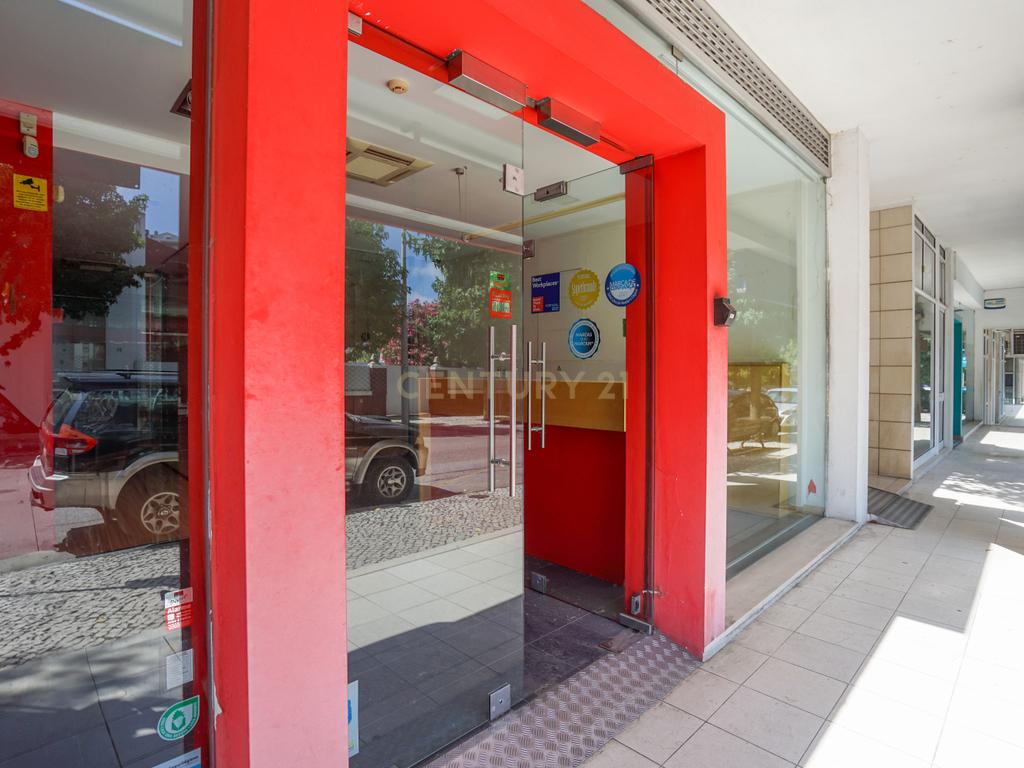 Loja para arrendamento no centro da Lousã - Image 3