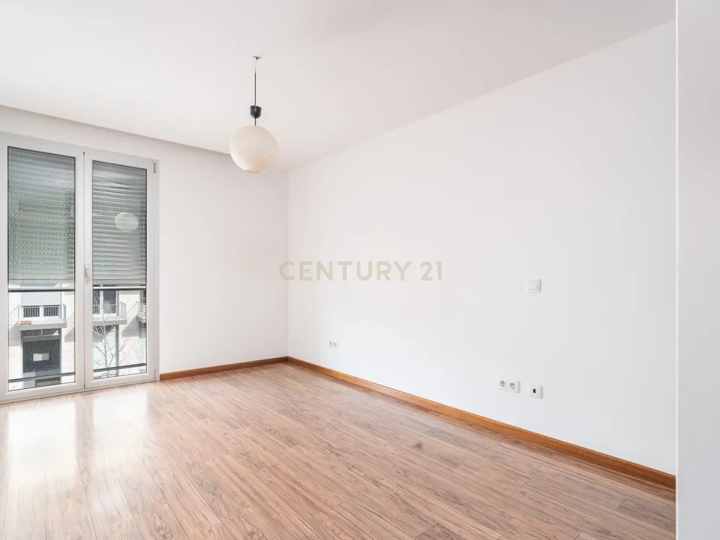 Arrendamento | Apartamento T1 c/lugar aparcamento e piscina na Quinta da Portela, Coimbra - Image 8