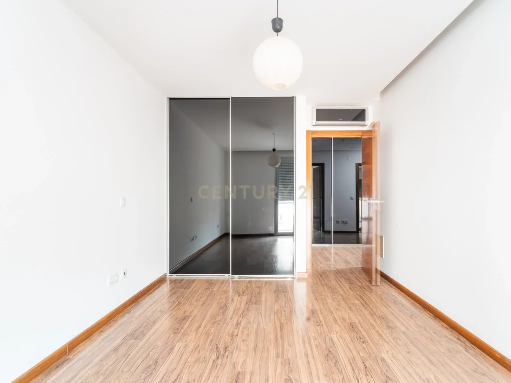 Arrendamento | Apartamento T1 c/lugar aparcamento e piscina na Quinta da Portela, Coimbra - Image 9
