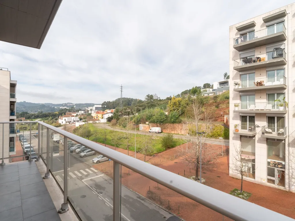 Arrendamento | Apartamento T1 c/lugar aparcamento e piscina na Quinta da Portela, Coimbra - Image 4