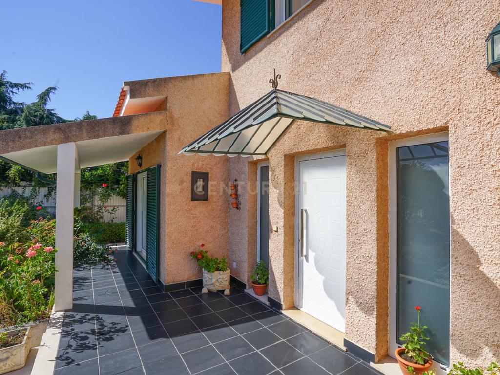 Casa Isolada em Coimbra com 5 Quartos e 4 Casas de Banho - Image 29