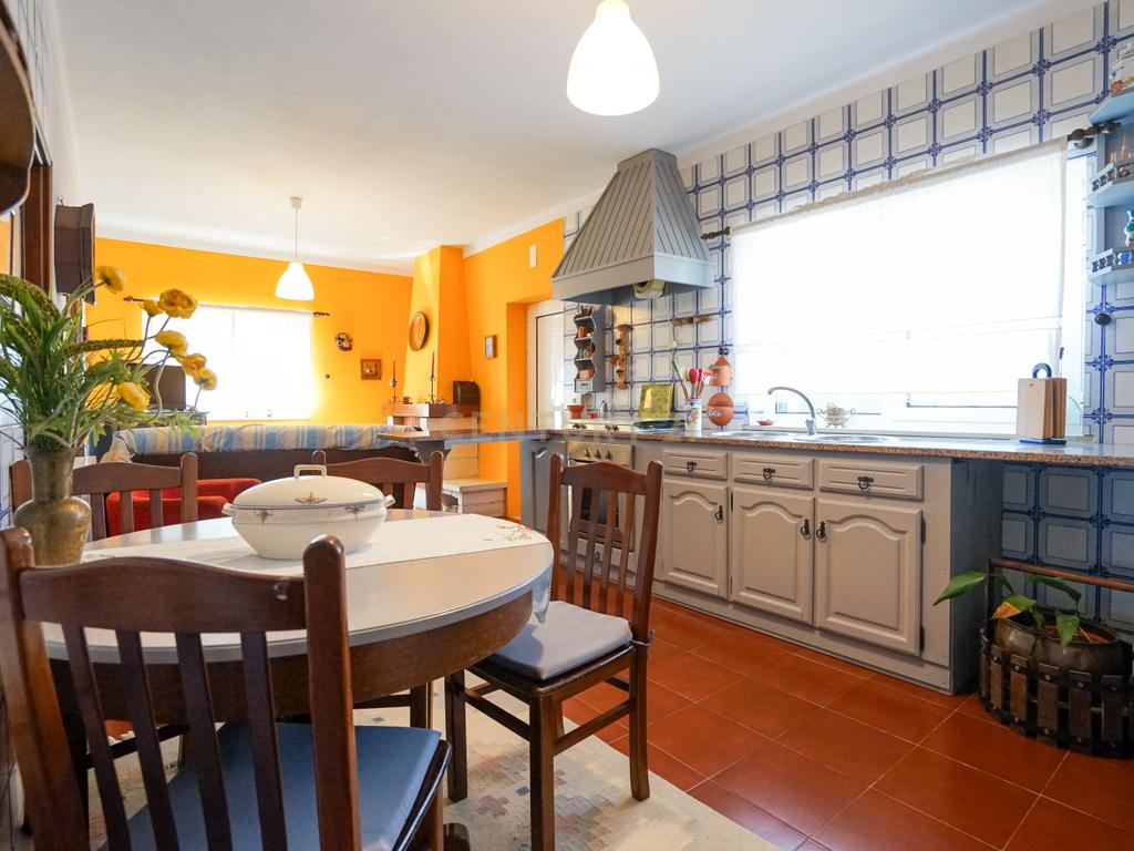 Casa Isolada em Coimbra com 5 Quartos e 4 Casas de Banho - Image 7