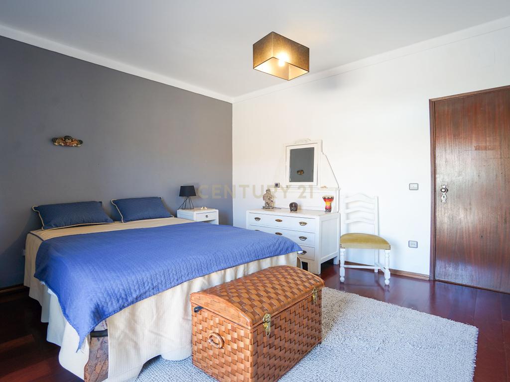 Casa Isolada em Coimbra com 5 Quartos e 4 Casas de Banho - Image 10