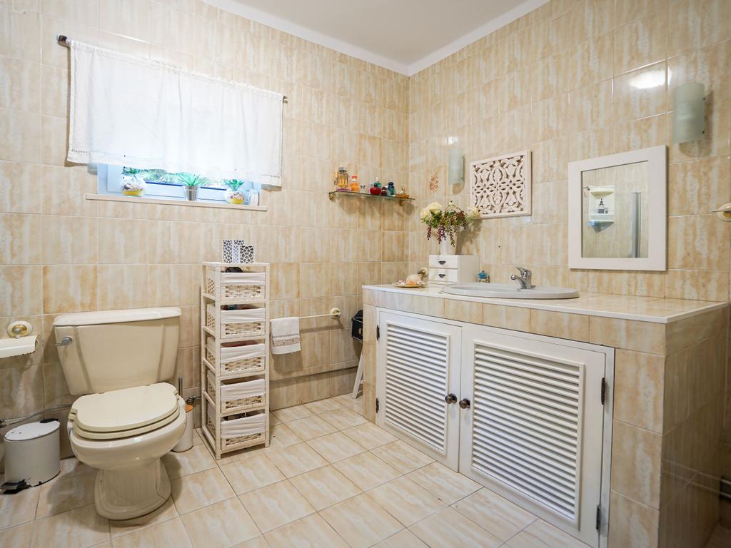 Casa Isolada em Coimbra com 5 Quartos e 4 Casas de Banho - Image 5