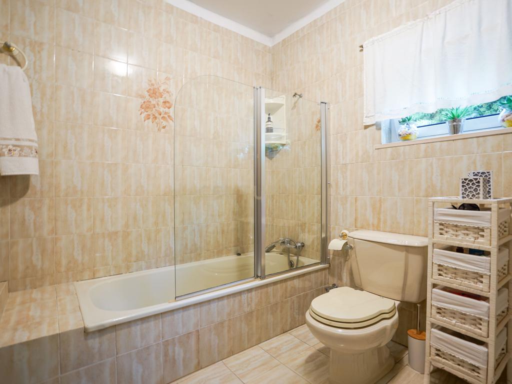 Casa Isolada em Coimbra com 5 Quartos e 4 Casas de Banho - Image 6