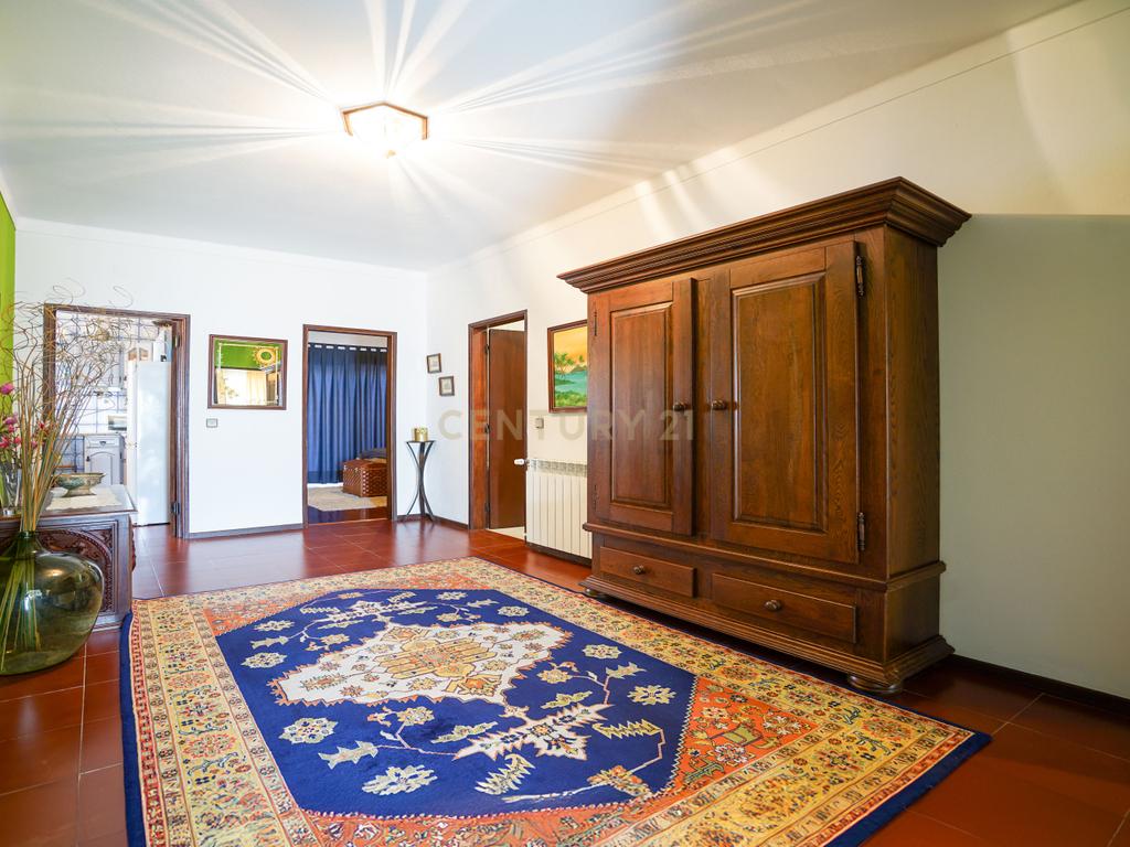 Casa Isolada em Coimbra com 5 Quartos e 4 Casas de Banho - Image 11