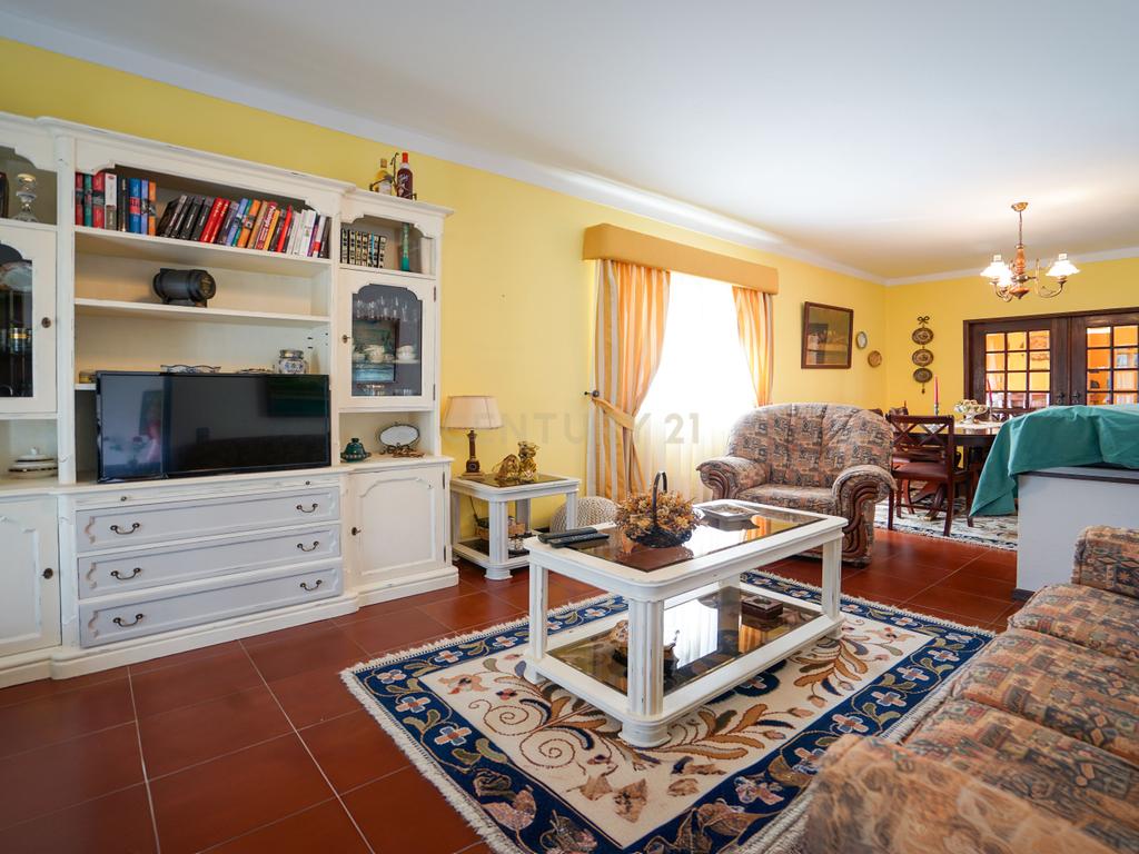 Casa Isolada em Coimbra com 5 Quartos e 4 Casas de Banho - Image 15