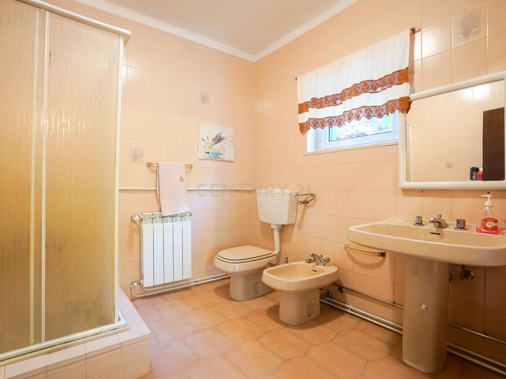 Casa Isolada em Coimbra com 5 Quartos e 4 Casas de Banho - Image 21