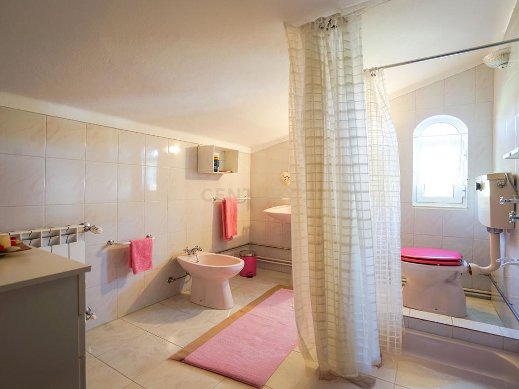 Casa Isolada em Coimbra com 5 Quartos e 4 Casas de Banho - Image 20