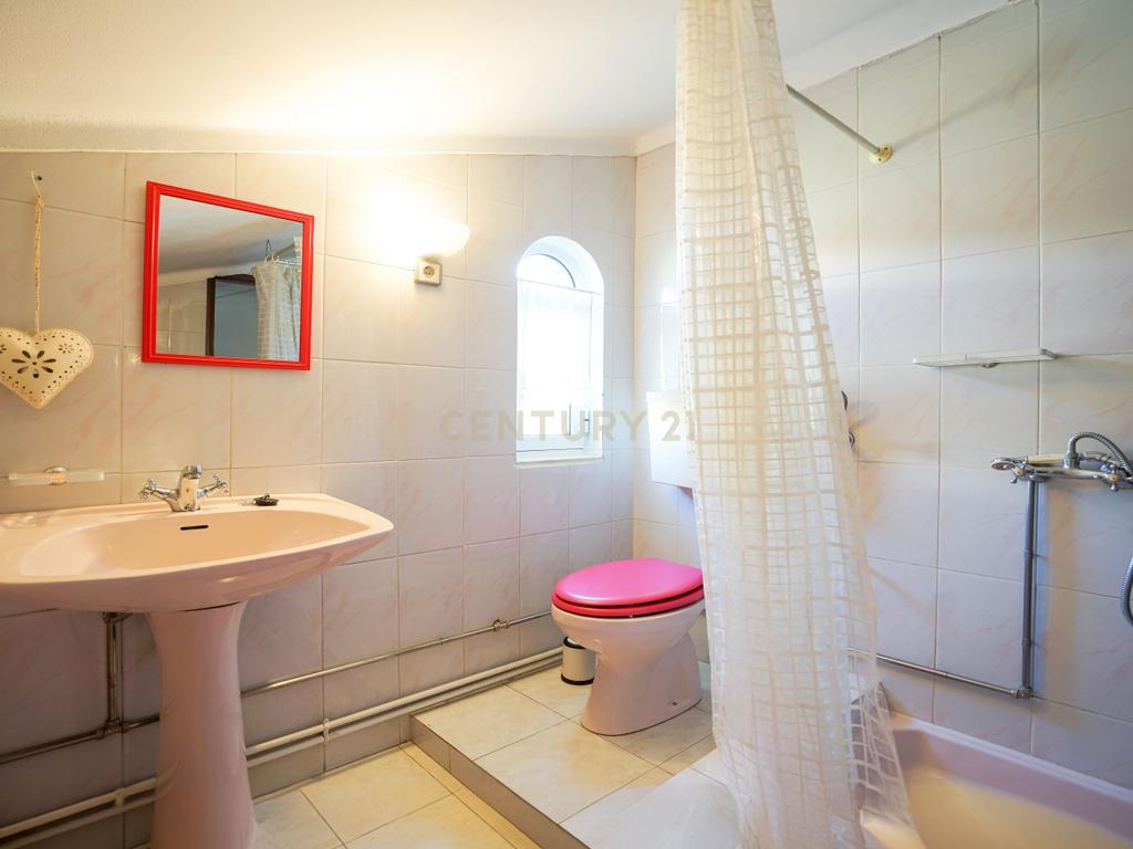 Casa Isolada em Coimbra com 5 Quartos e 4 Casas de Banho - Image 19