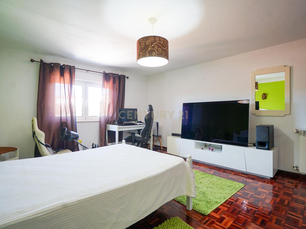 Casa Isolada em Coimbra com 5 Quartos e 4 Casas de Banho - Image 30