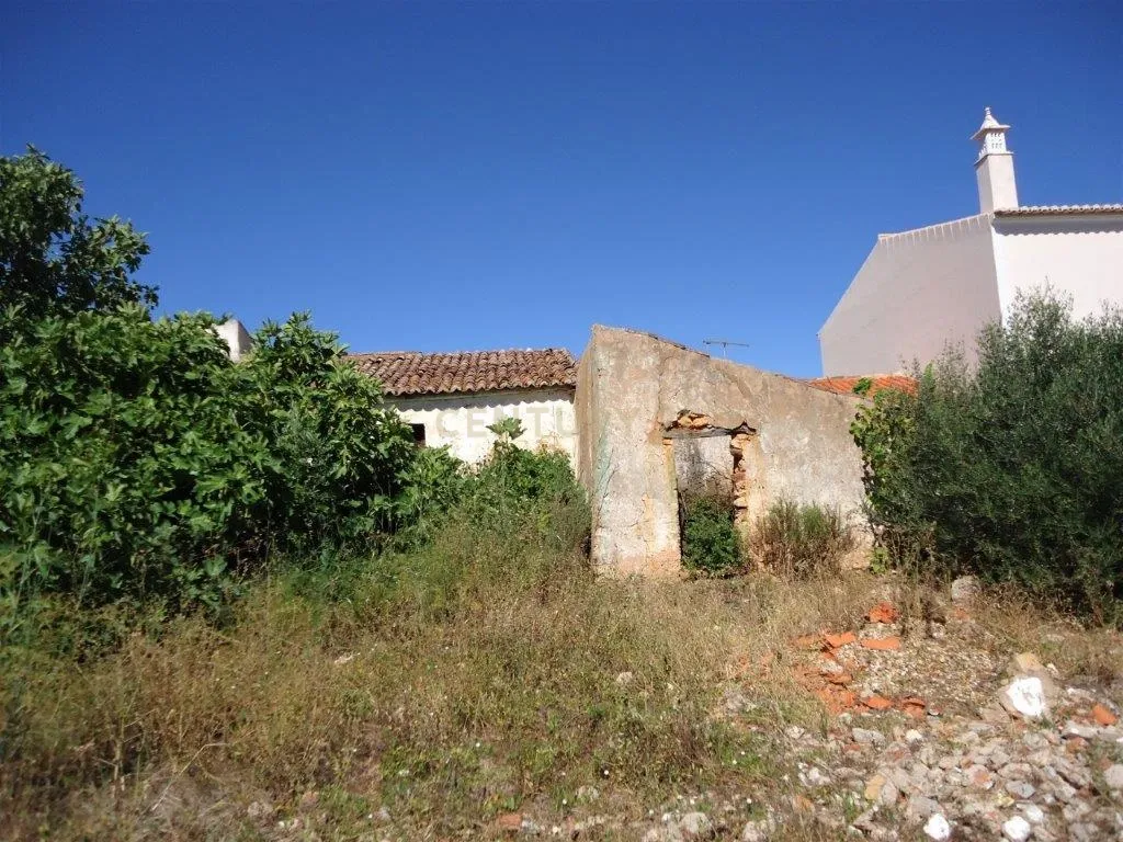 Terreno com ruina em Silves - Image 1