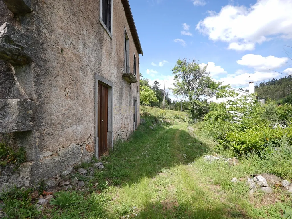 Casa de pedra com terreno junto de riacho - Penela - Image 2