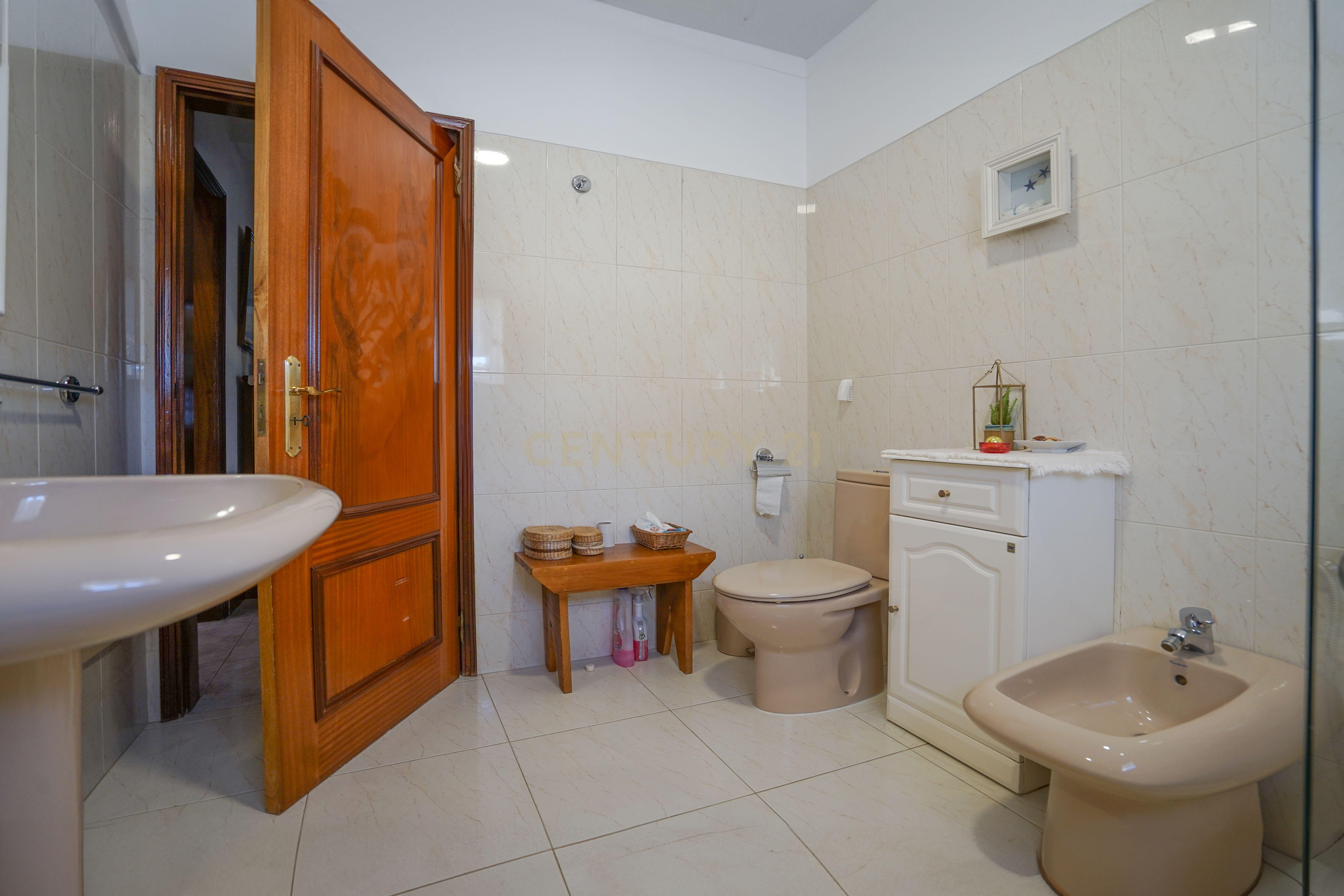 Moradia T4 - Miranda do Corvo - Image 11