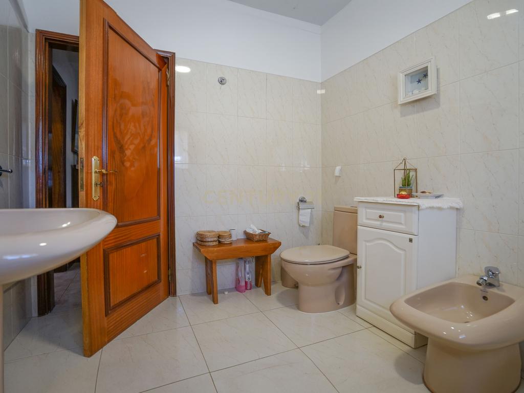 Moradia T4 - Miranda do Corvo - Image 11