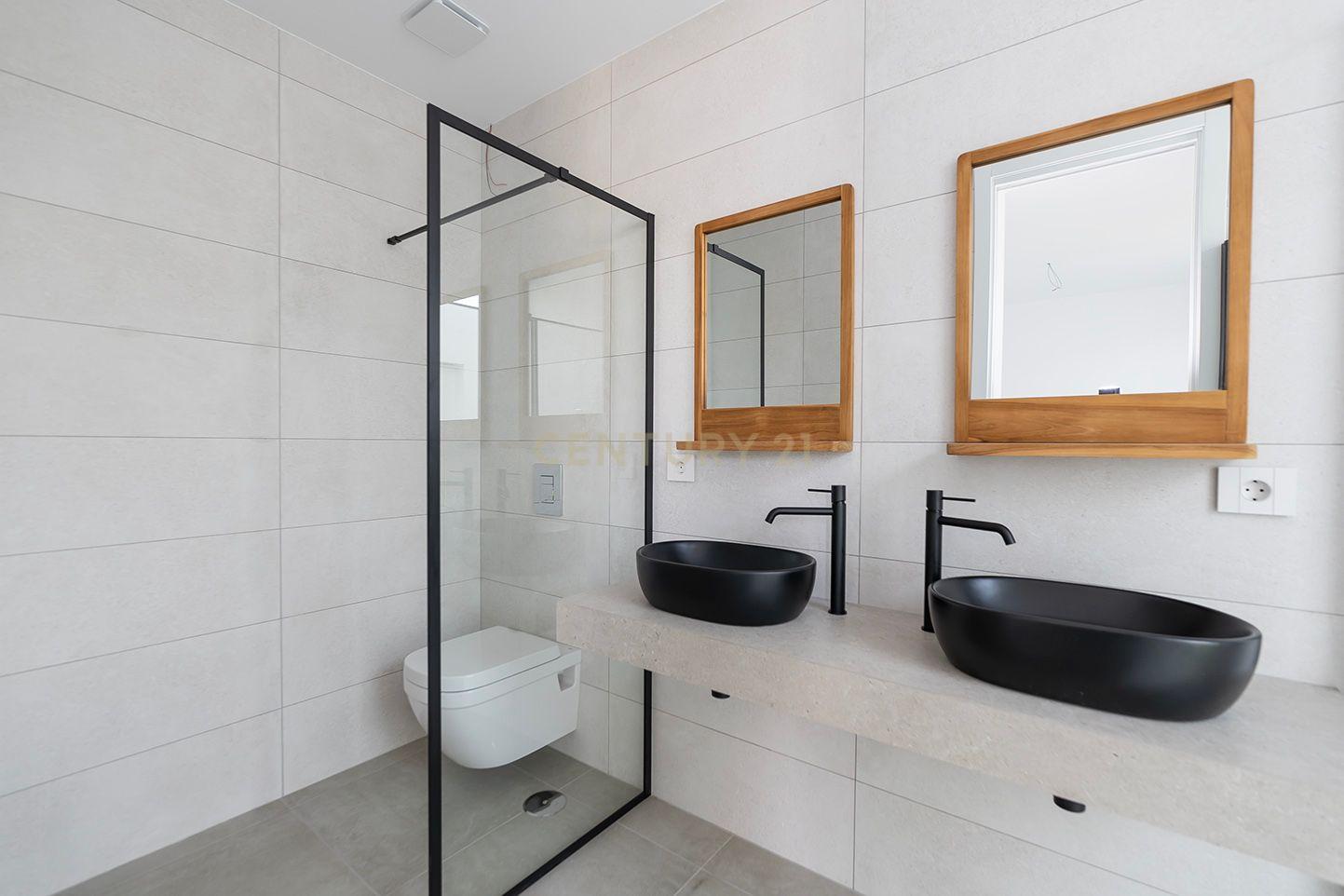 Descubra a Vida de Luxo na El Albir - Image 36