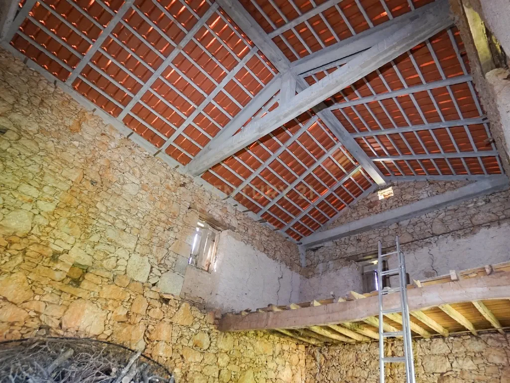 Casa de pedra com terreno junto de riacho - Penela - Image 7
