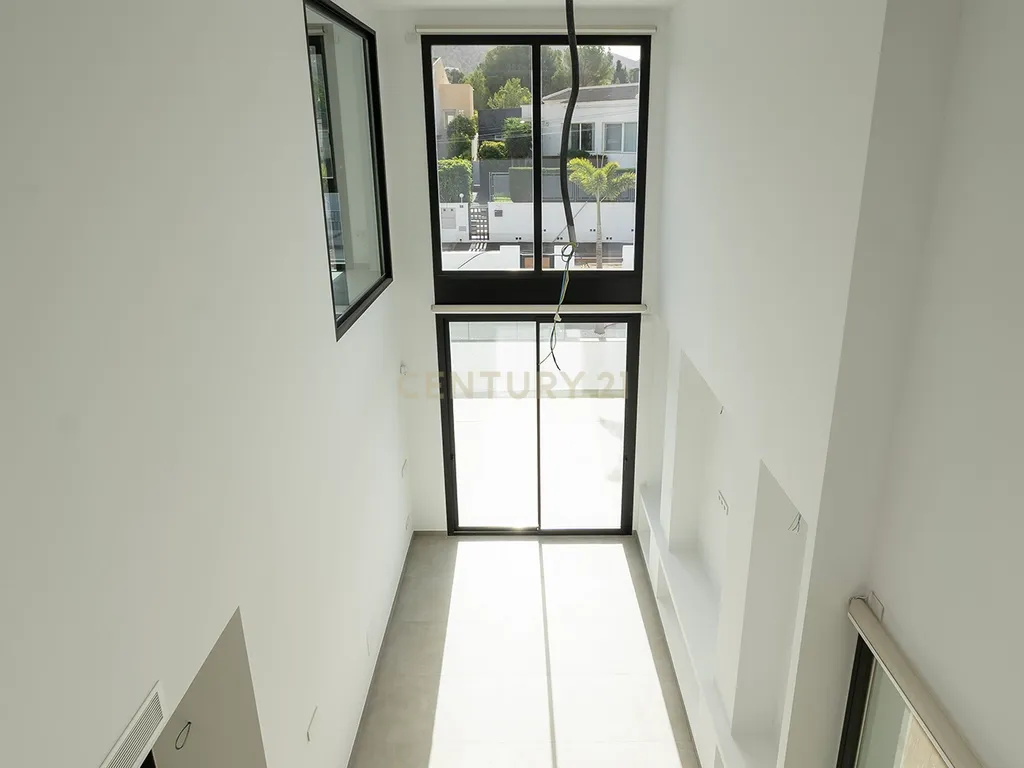 Descubra a Vida de Luxo na El Albir - Image 41