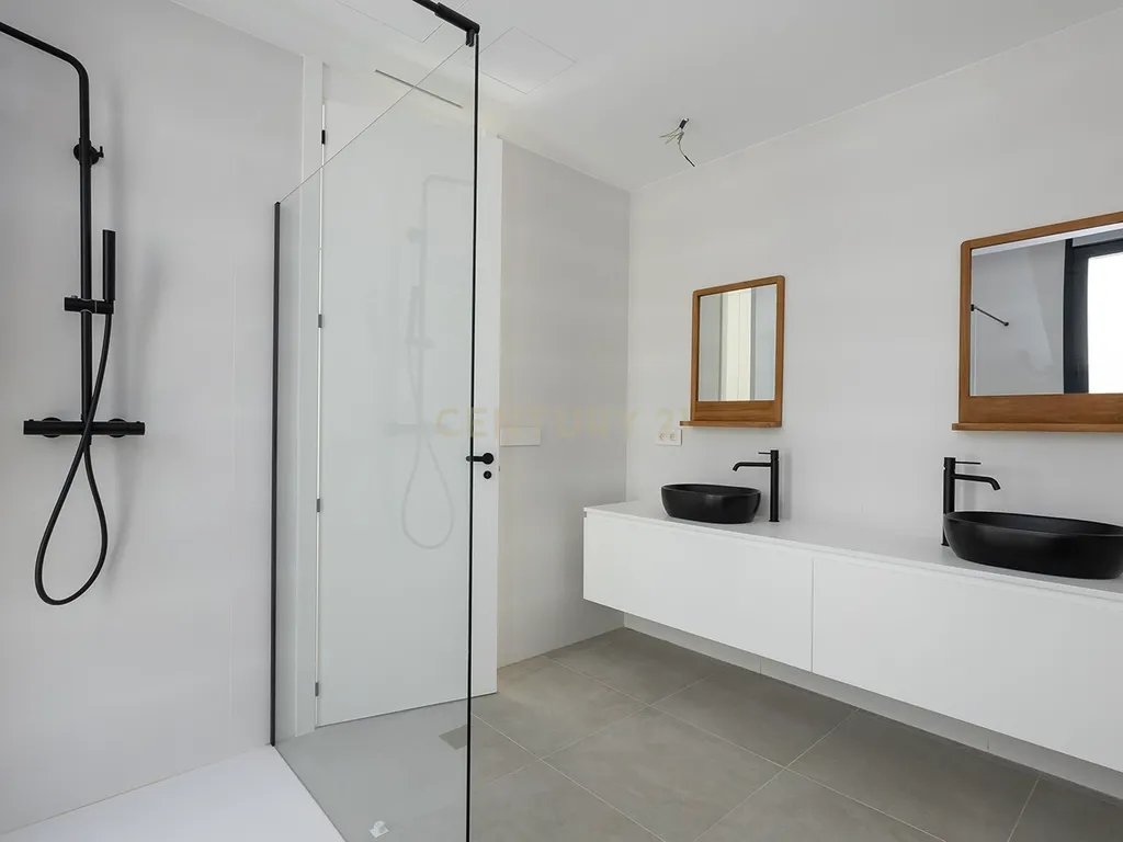 Descubra a Vida de Luxo na El Albir - Image 47