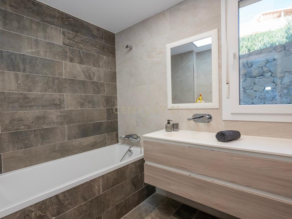 undefined - Image 40