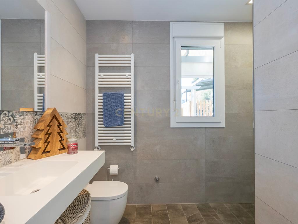 undefined - Image 33