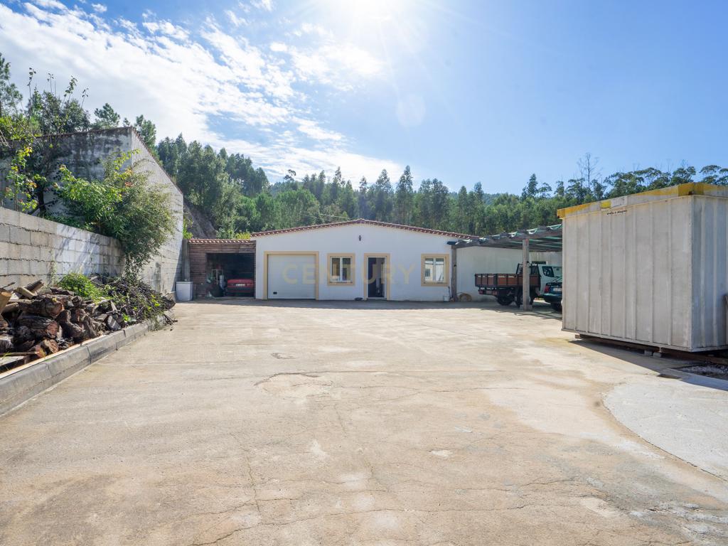 Moradia T3 , Moradia T2 e Moradia T3+2 com piscina, terreno, garagem r alojamento Local Gois - Image 7