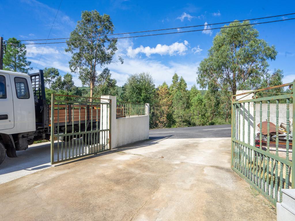 Moradia T3 , Moradia T2 e Moradia T3+2 com piscina, terreno, garagem r alojamento Local Gois - Image 22