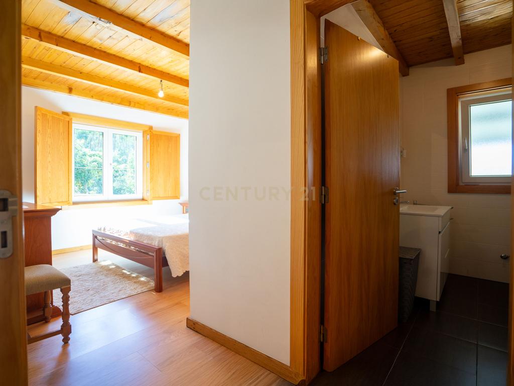 Moradia T3 , Moradia T2 e Moradia T3+2 com piscina, terreno, garagem r alojamento Local Gois - Image 35