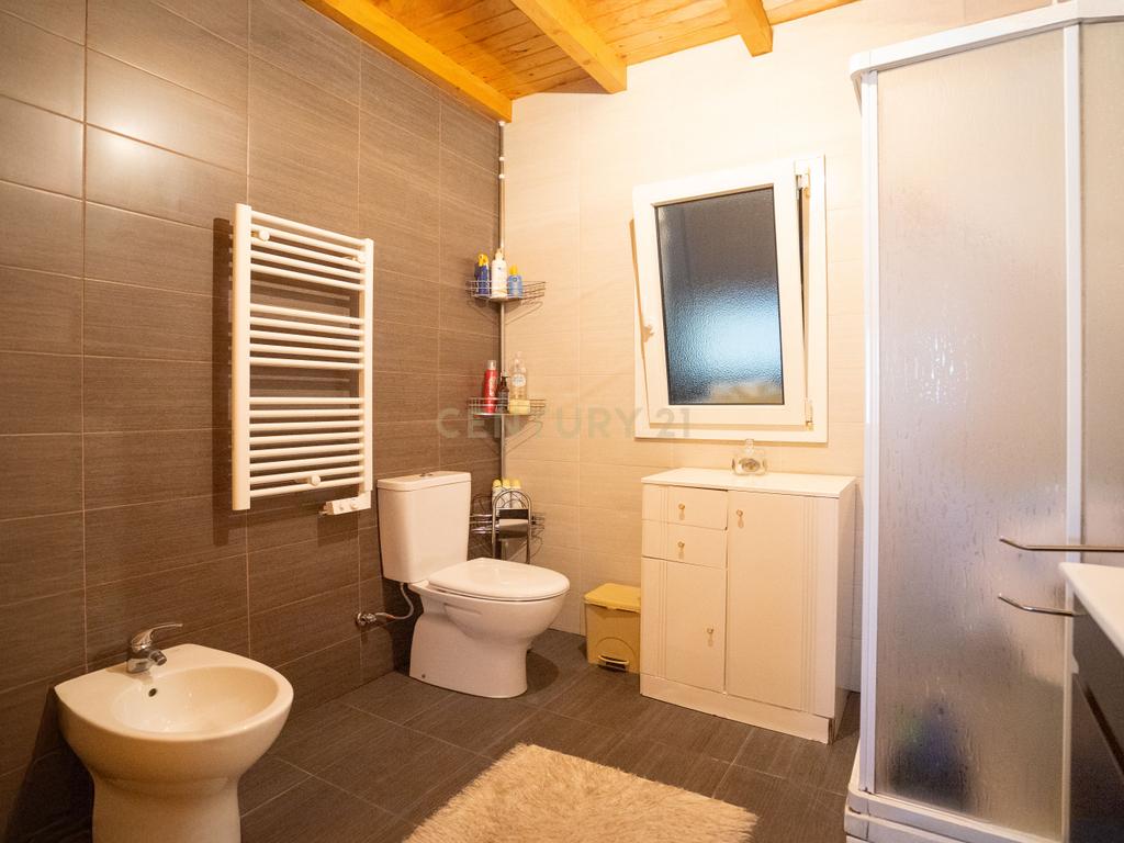 Moradia T3 , Moradia T2 e Moradia T3+2 com piscina, terreno, garagem r alojamento Local Gois - Image 26