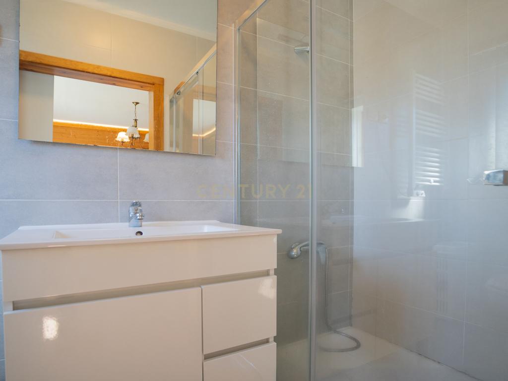 Moradia T3 , Moradia T2 e Moradia T3+2 com piscina, terreno, garagem r alojamento Local Gois - Image 51